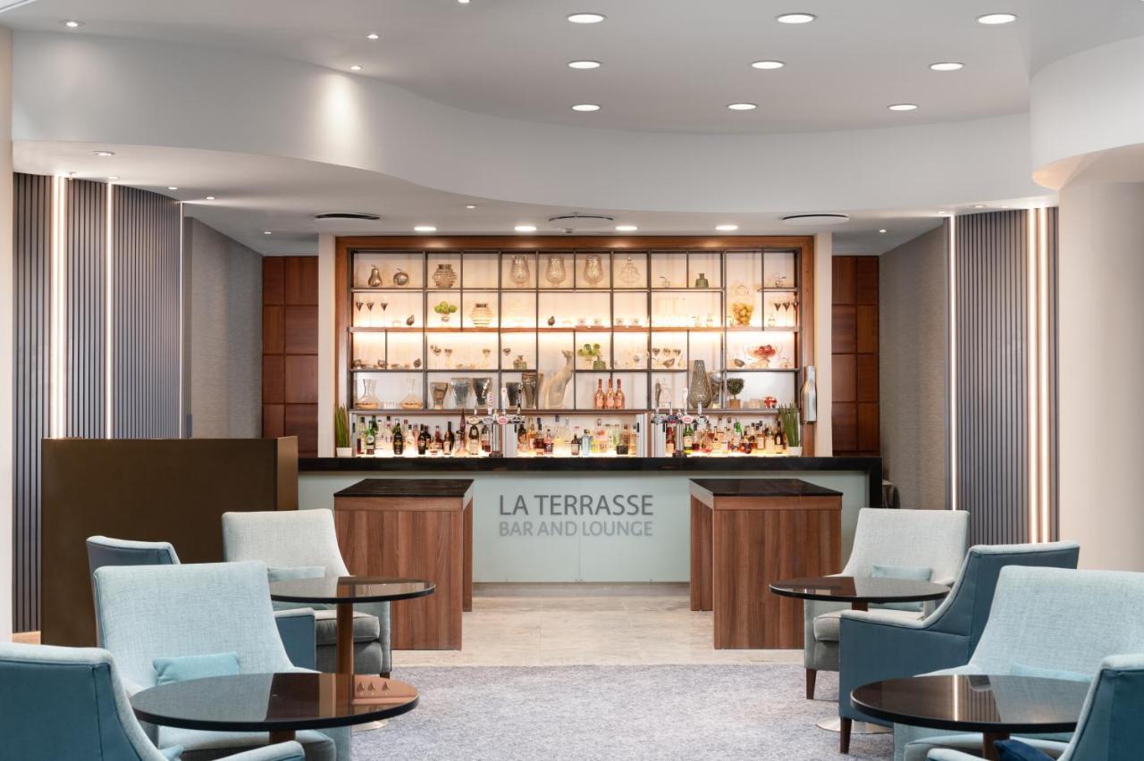 소피텔 개트위크 공항 호텔 홀리 외부 사진 La Terrasse