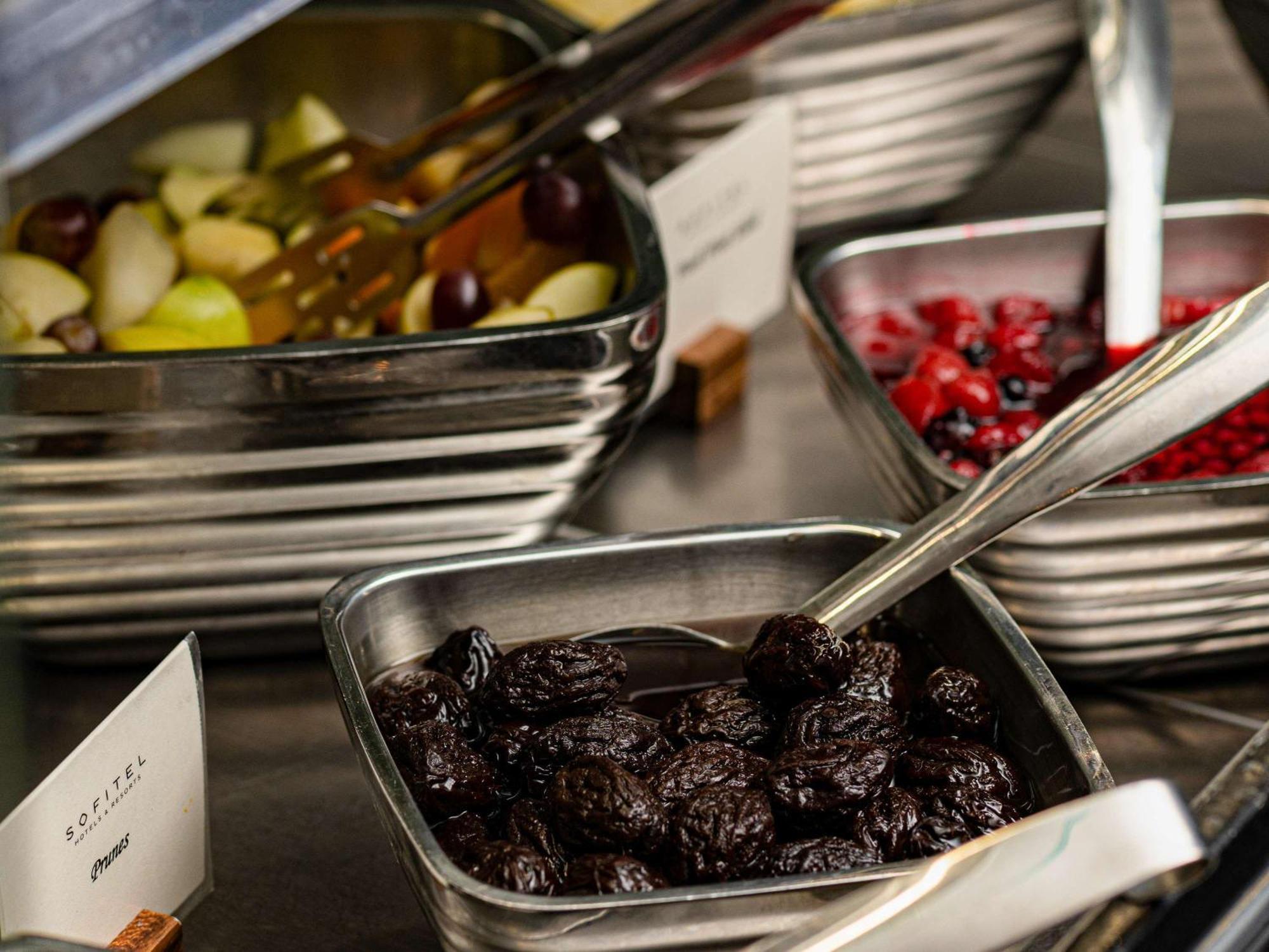 소피텔 개트위크 공항 호텔 홀리 외부 사진 Dried fruits